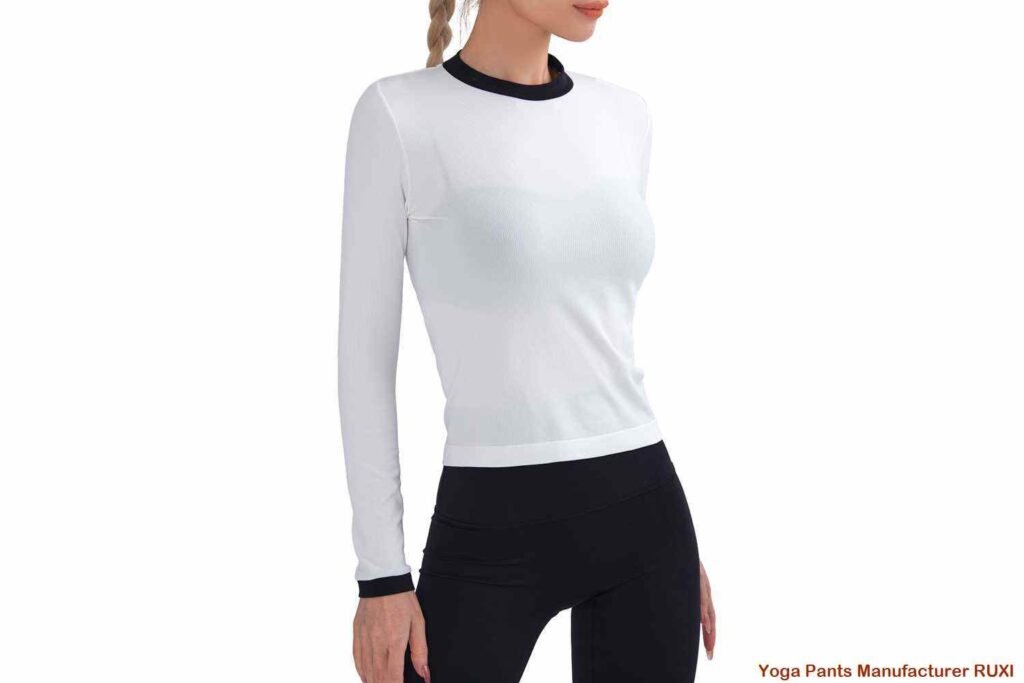 ショートパンツ付きスポーツ水着 RUXI